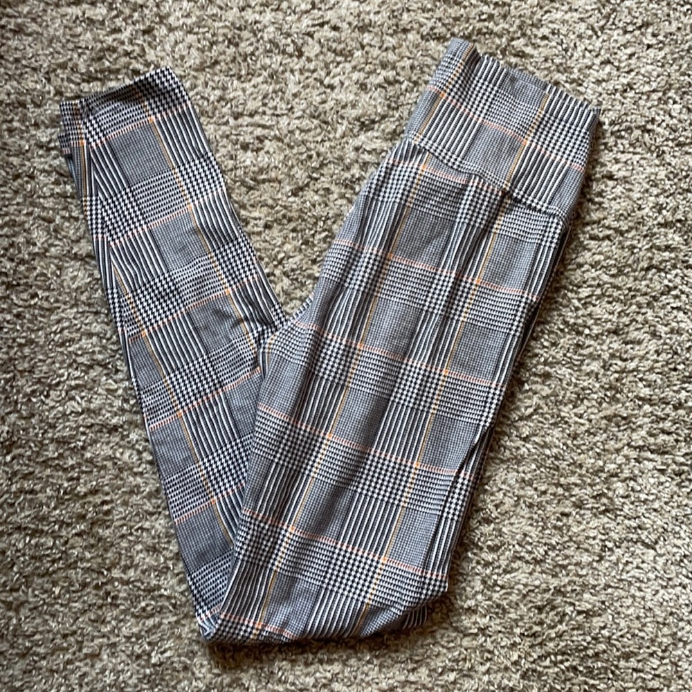 Super cute plaid leggings
